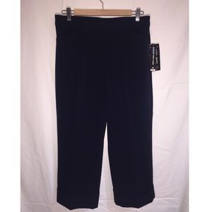 Briggs New York Navy blue capris slacks size 10